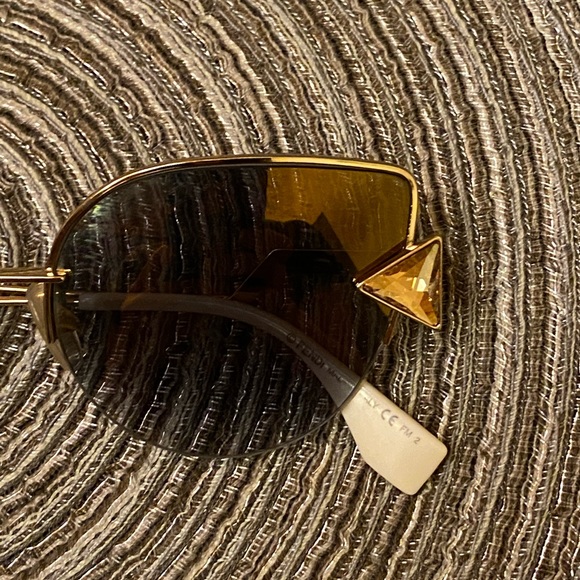 Fendi Cat-Eye Sunglasses - Picture 5 of 6